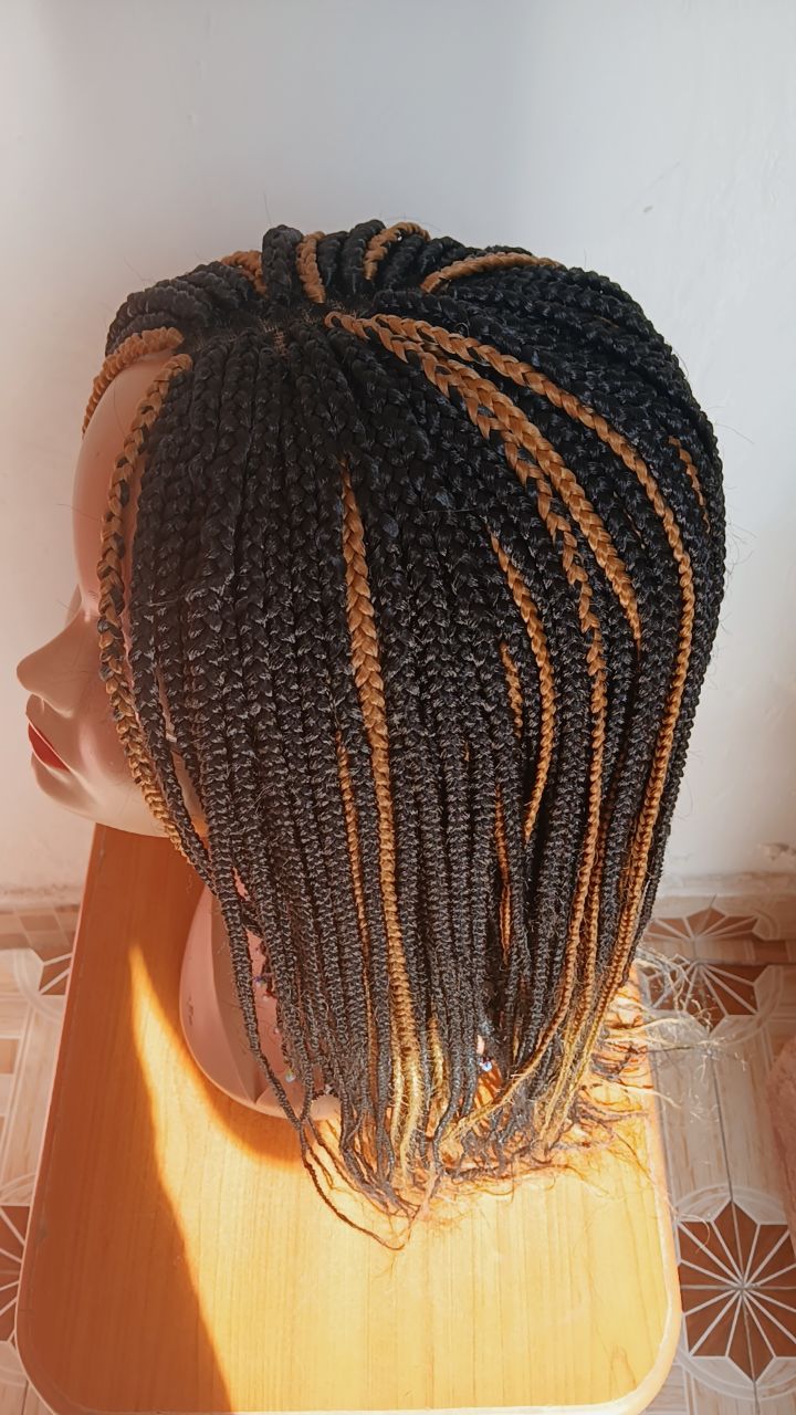 Closure Box Braids Wig — Two-Tone Caramel