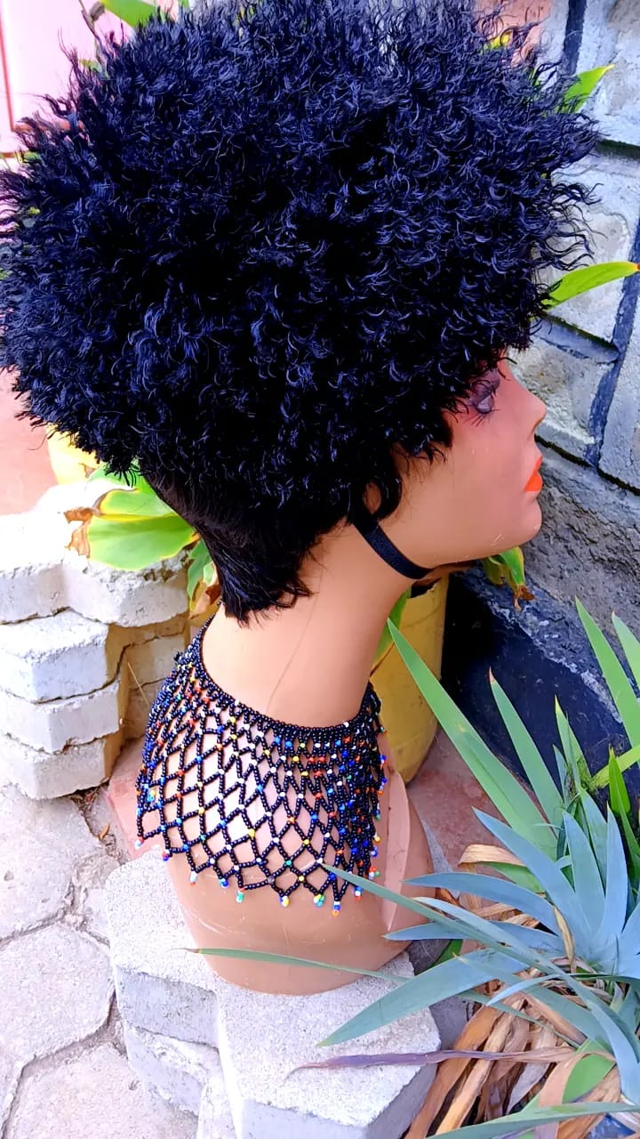 Pendo Curly Crop Wig